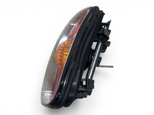 Mini Cooper Right Rear Tail Light 63216935784 2002-2004 R50 R53 552