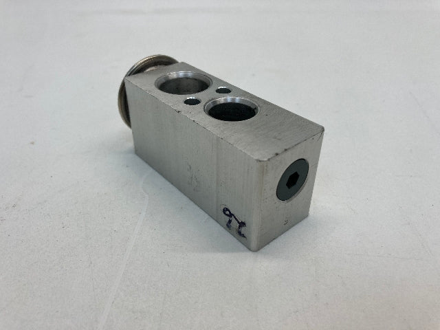 Mini Cooper AC Expansion Valve 64116845415 14-19 F54 F55 F56 F57 F60