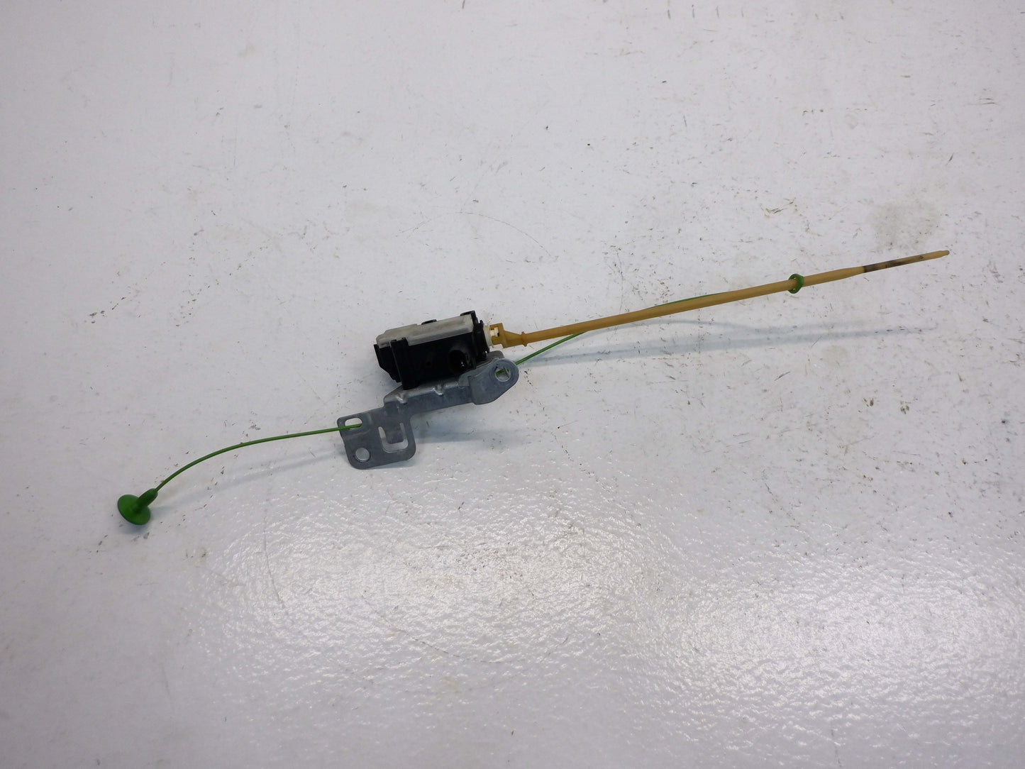 Mini Cooper Clubman Fuel Filler Flap Actuator 67112757022 08-14 R55