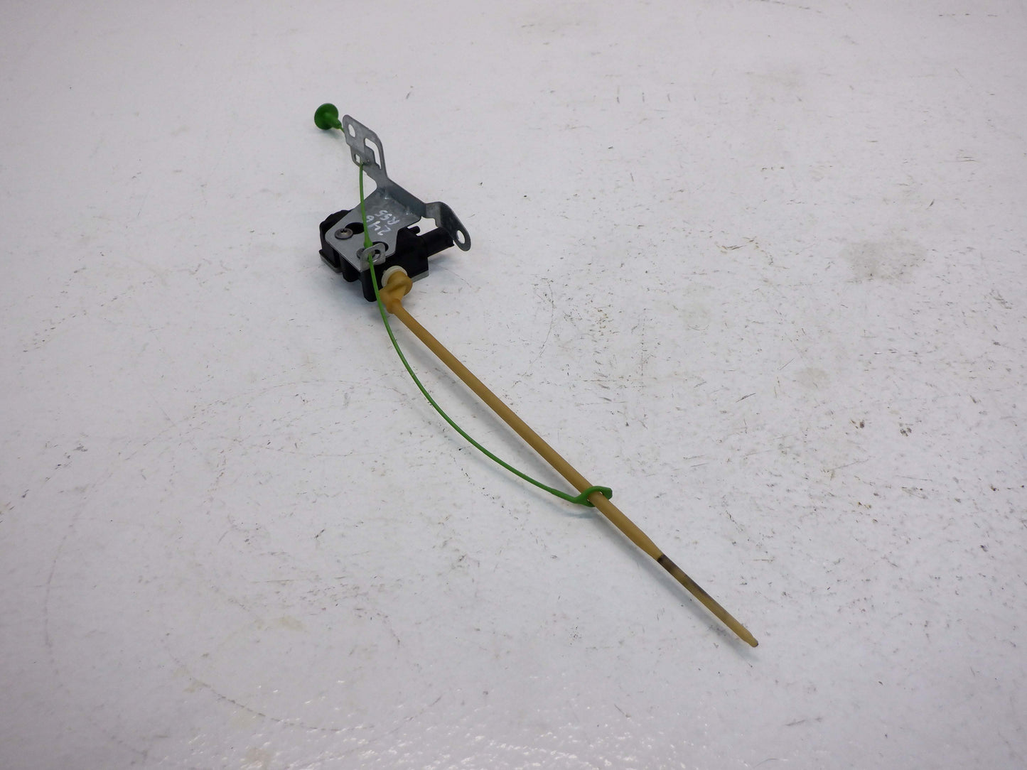 Mini Cooper Clubman Fuel Filler Flap Actuator 67112757022 08-14 R55