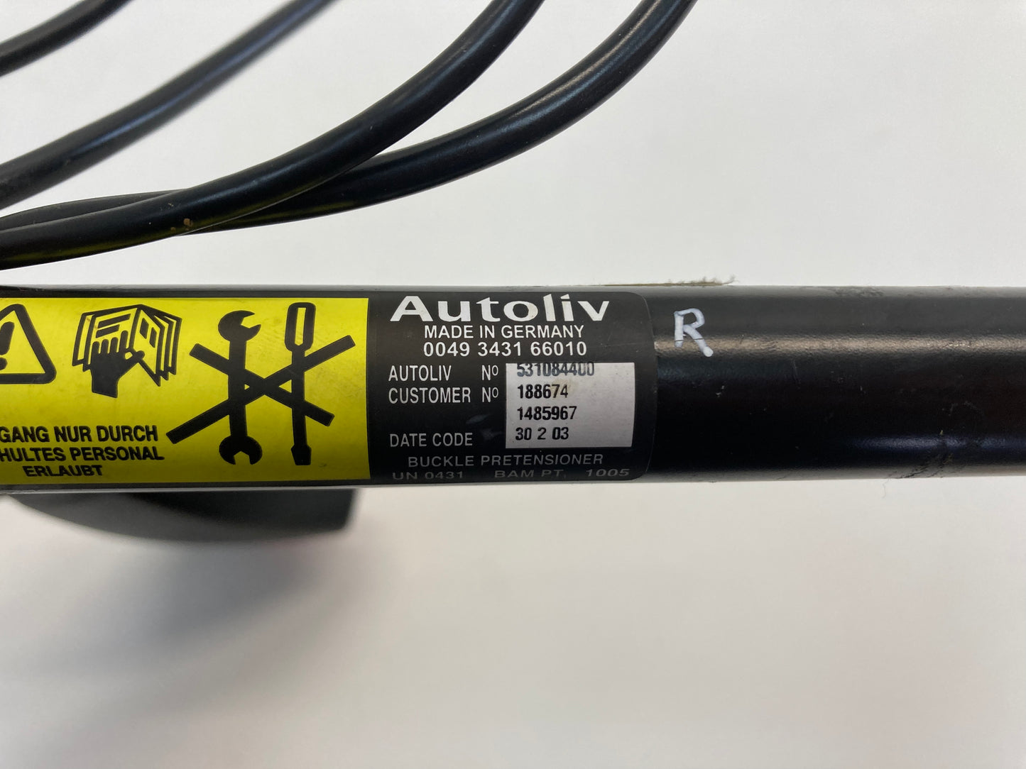 Mini Cooper Right Front Seat Belt Buckle 72111485967 2002-2005 R50 R52 R53