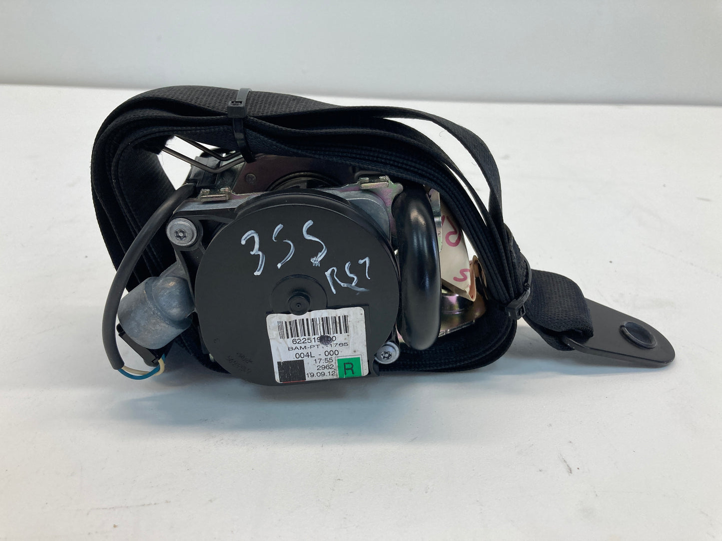 Mini Cooper Convertible Right Front Seat Belt 72117276852 12-15 R57