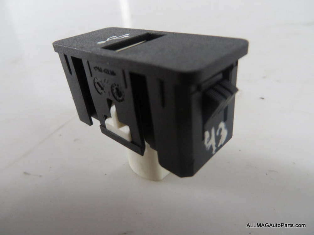 84109230248 11-15 Mini Cooper USB Socket Input R5x