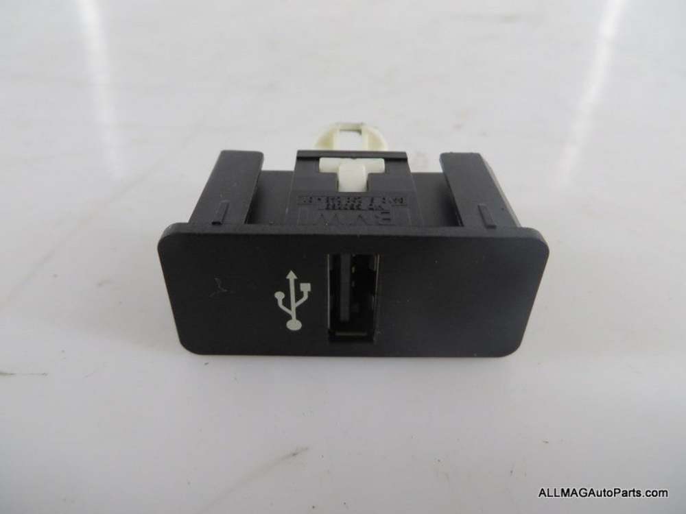84109230248 11-15 Mini Cooper USB Socket Input R5x