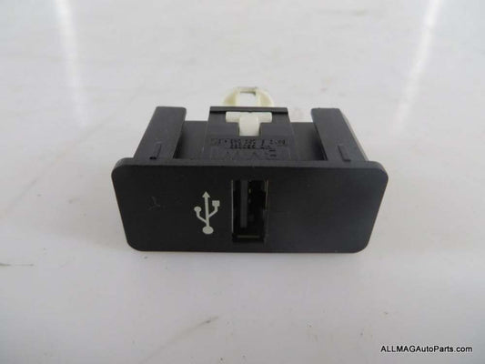 84109230248 11-15 Mini Cooper USB Socket Input R5x