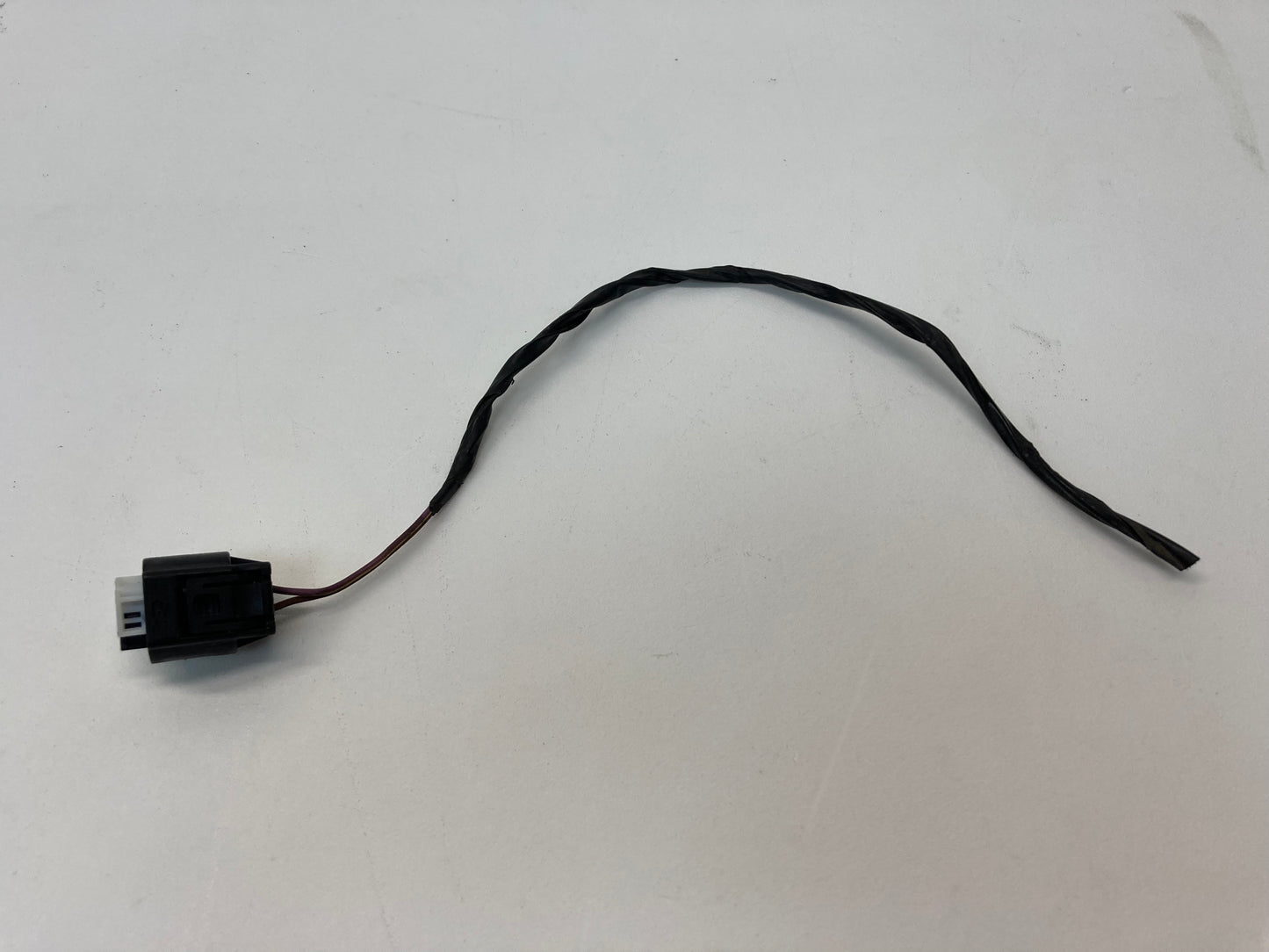 Mini Cooper 2 Pin Wire Connector Black for Scuttle and Marker Light R5x R6x F55