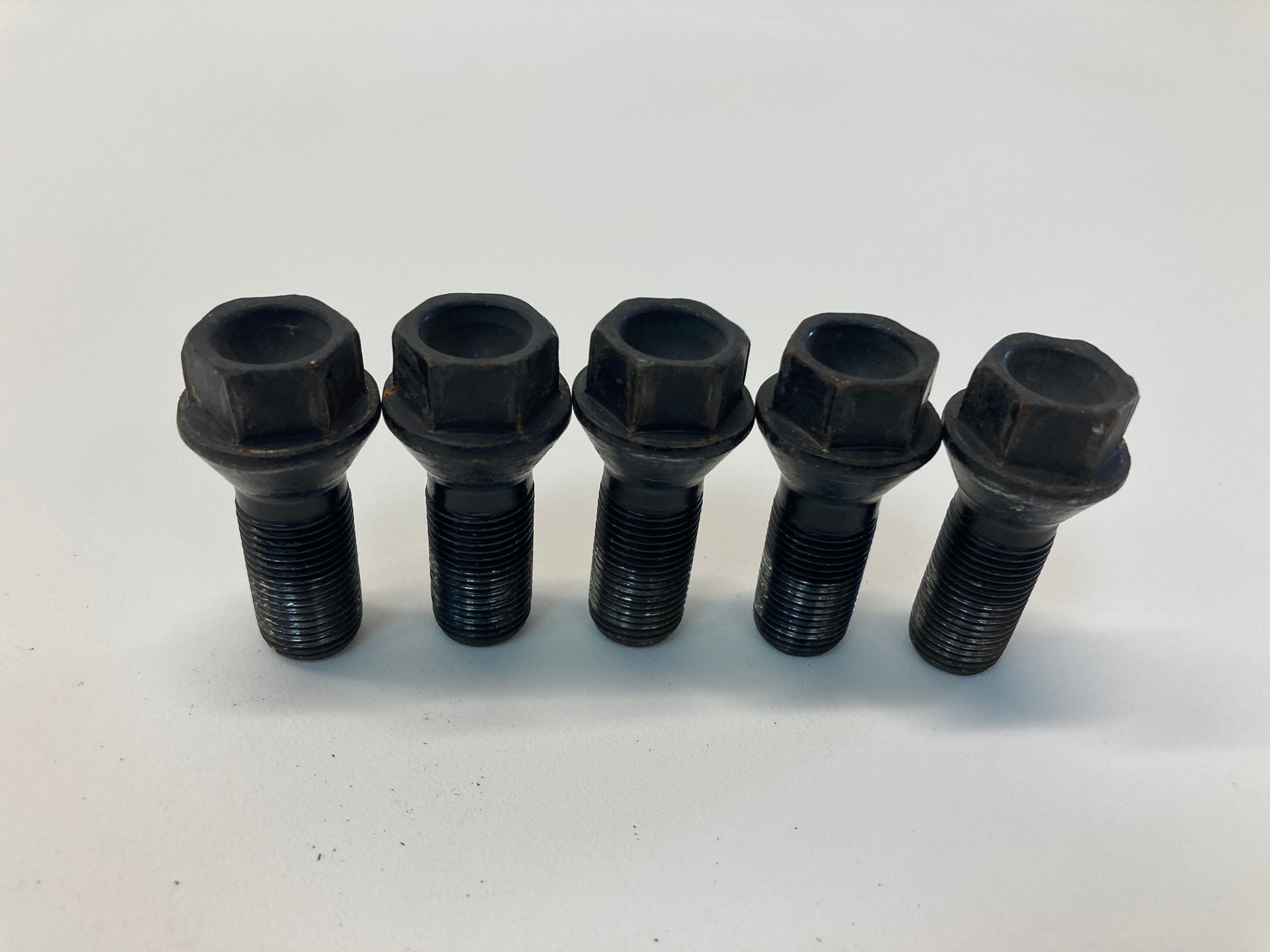 Mini Cooper Lug Nut Wheel Bolts Set of Five Black M14x1.25 36136890324 F5x R6x F60