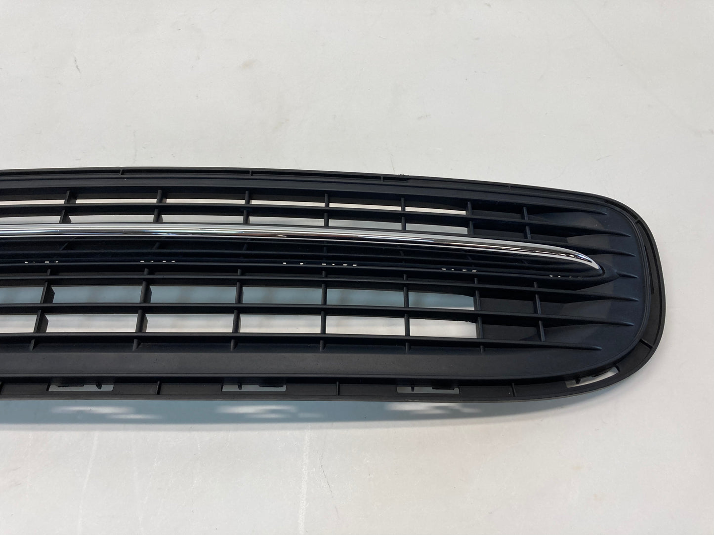 Mini Cooper Base Front Center Lower Grille 51117250785 11-15 R5x 397