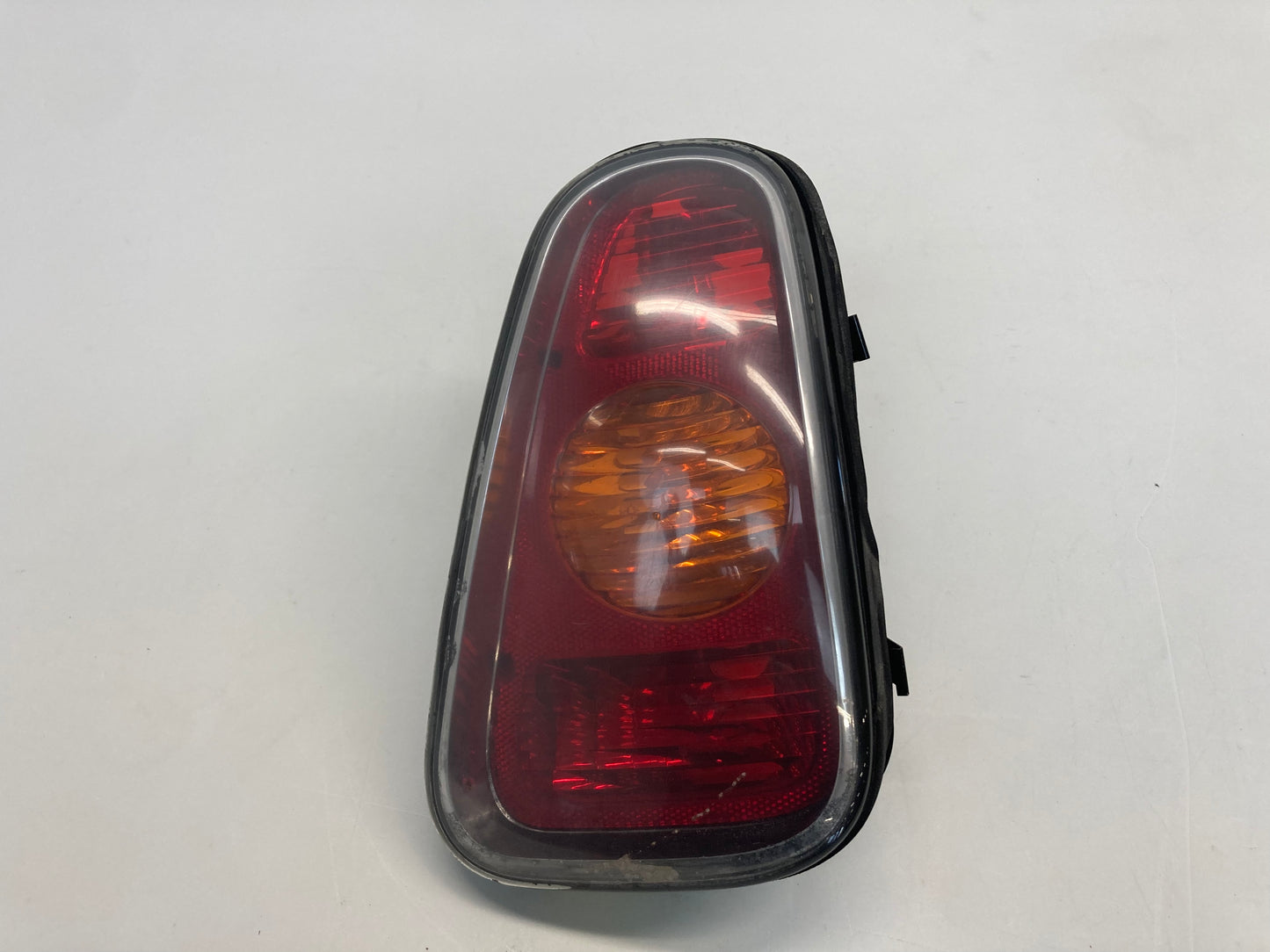 Mini Cooper Right Rear Tail Light 63216935784 02-04 R50 R53 342