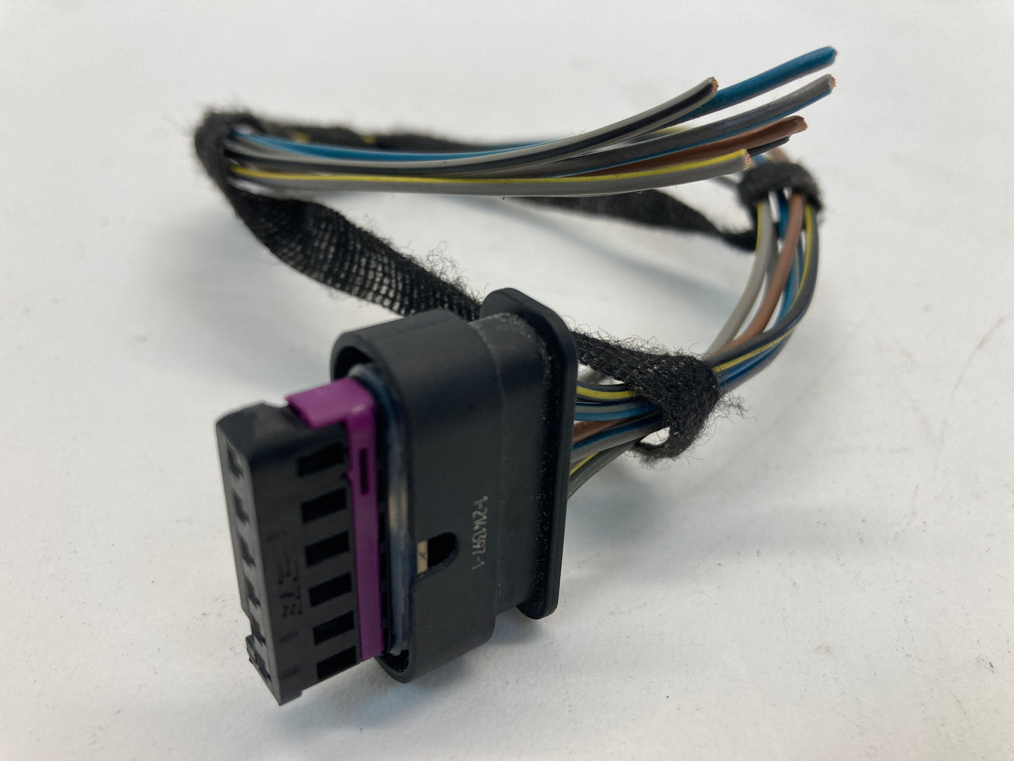 Mini Cooper Tailight Bulb Socket Connector and Wire 14-18 F55 F56 F57