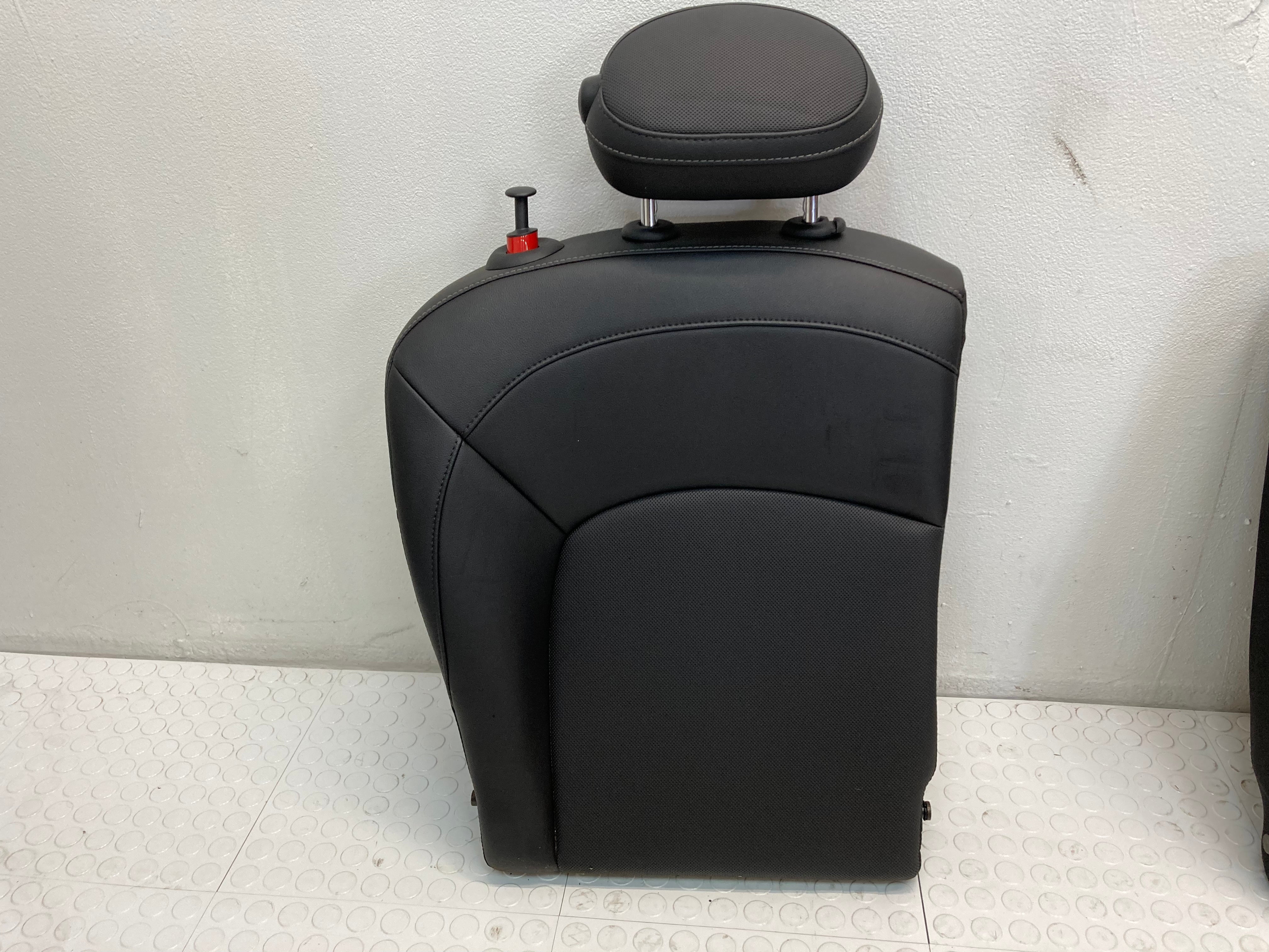 Mini Cooper Hatchback Black Leatherette Seats K9E1 F56 390